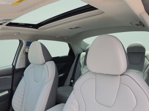New 2026 Hyundai Elantra Limited FWD image 26