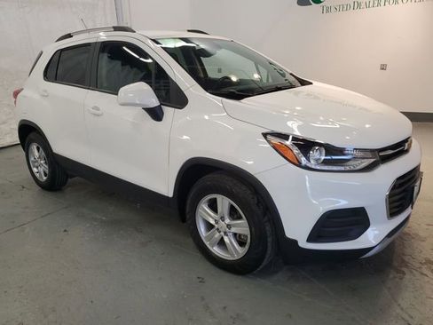 Used 2021 Chevrolet Trax LT w/ Driver Confidence Package image 8