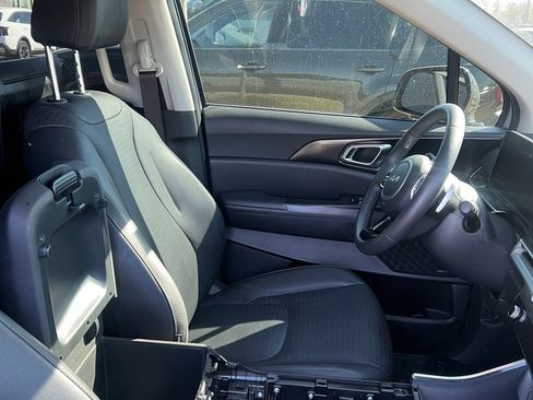 Used 2025 Kia Carnival SX Prestige FWD image 5