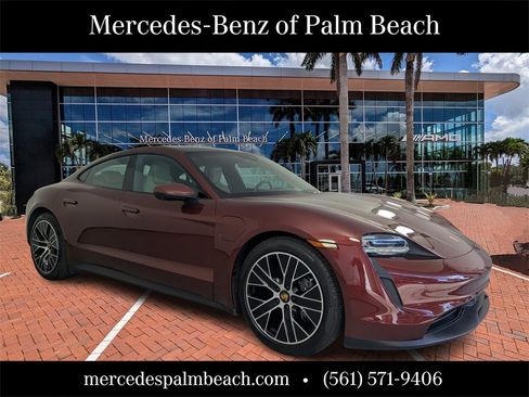 Used 2022 Porsche Taycan image 1