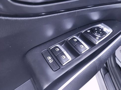 Used 2025 Kia Sorento S image 13