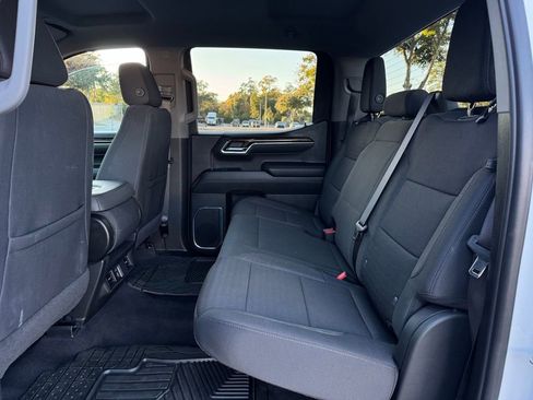 Used 2024 GMC Sierra 1500 SLE image 16