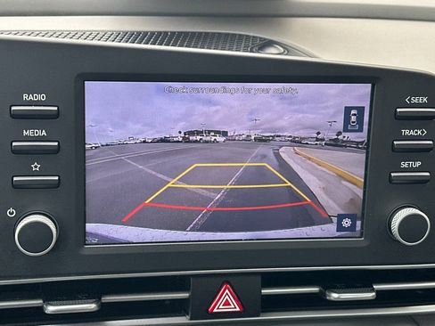 Used 2021 Hyundai Elantra SEL FWD image 17