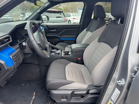 Used 2025 Toyota Tacoma TRD Off-Road image 16