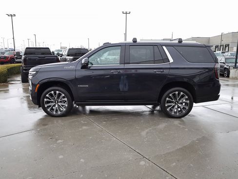 Used 2025 Chevrolet Tahoe High Country image 3