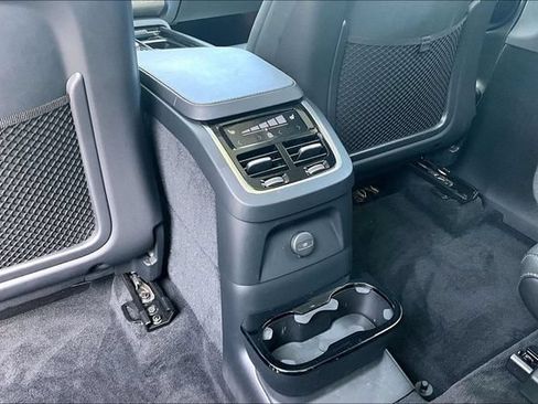 Used 2023 Volvo XC90 T8 Ultimate AWD/4WD image 13