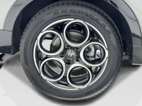 New 2025 Alfa Romeo Tonale w/ Premium Package image 48