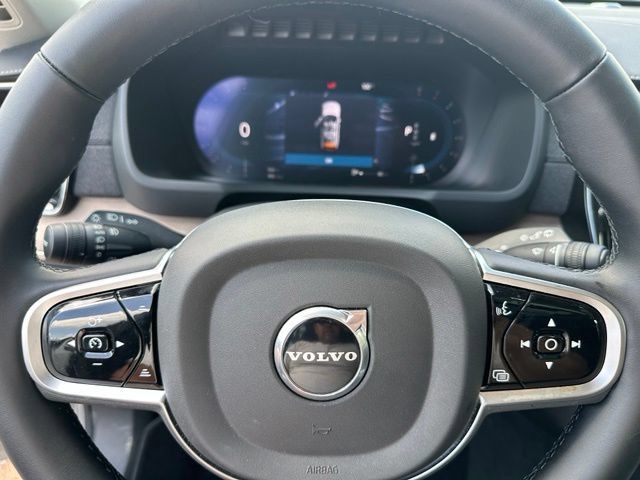 Used 2025 Volvo XC90 B6 Plus AWD/4WD image 30
