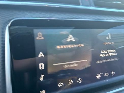 Used 2023 Land Rover Range Rover Velar R-Dynamic S AWD/4WD image 22