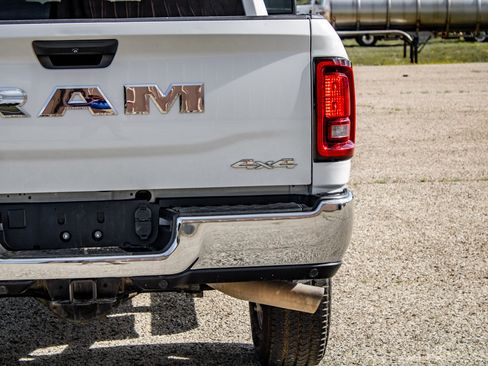 Used 2025 RAM 2500 Big Horn AWD/4WD image 15