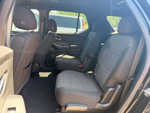 Used 2023 Chevrolet Traverse LT AWD/4WD image 3