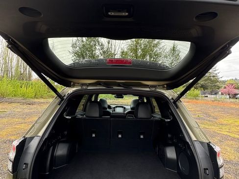 Certified 2025 Subaru Forester Limited image 9