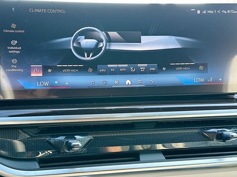 New 2027 BMW X7 xDrive40i w/ Executive Package AWD/4WD image 12