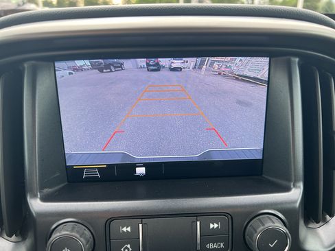 Used 2022 Chevrolet Colorado Z71 w/ Safety Package AWD/4WD image 30