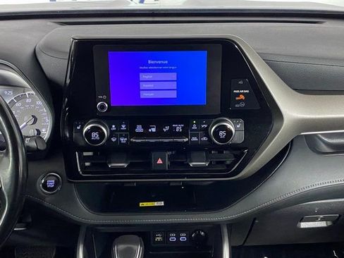 Used 2023 Toyota Highlander XLE image 16