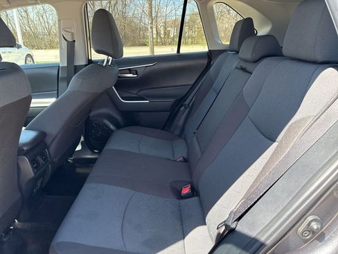 Used 2025 Toyota RAV4 XLE image 20