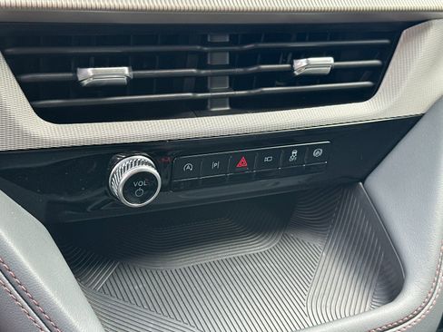 New 2026 Ford Explorer Active w/ Active Comfort Package RWD image 24