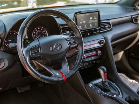 Used 2020 Hyundai Veloster 2.0 Premium image 10
