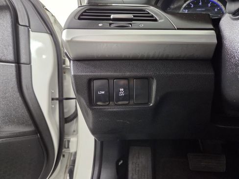 Used 2015 Honda Crosstour EX-L image 18