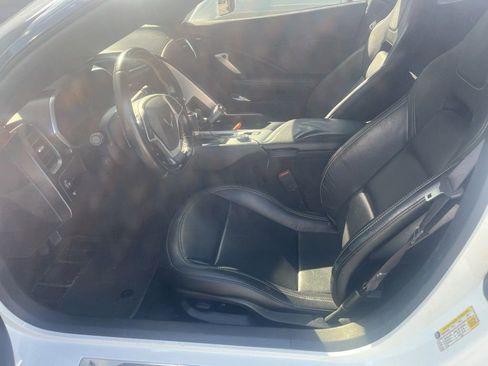 Used 2017 Chevrolet Corvette Stingray Coupe w/ 1LT RWD image 5
