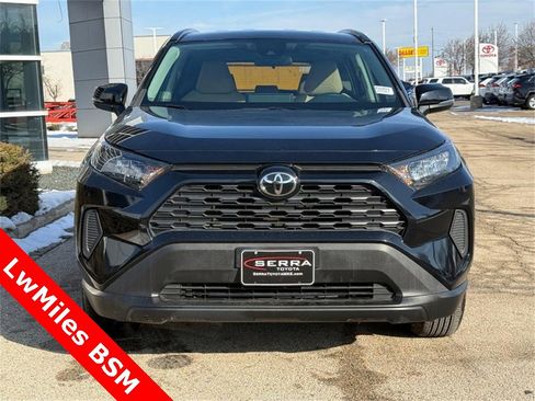 Used 2021 Toyota RAV4 LE image 8