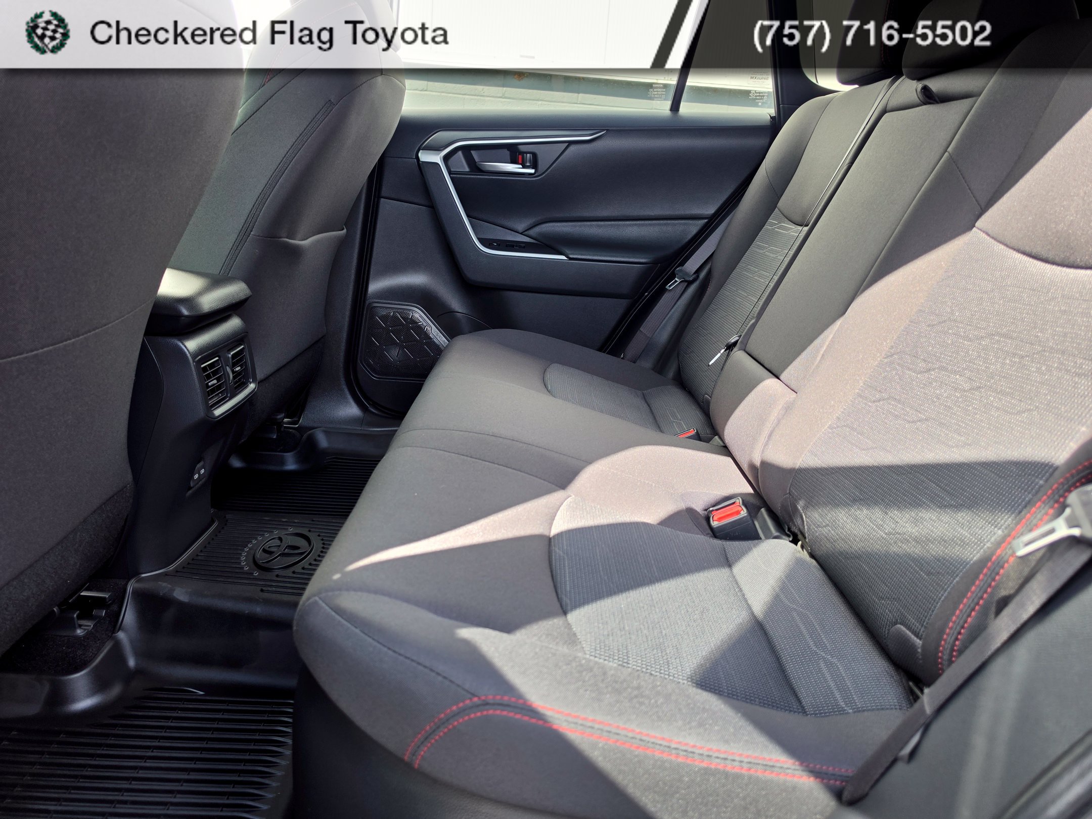 Used 2024 Toyota RAV4 SE w/ Weather & Moonroof Package AWD/4WD image 29