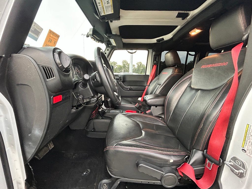 Used 2017 Jeep Wrangler Unlimited Rubicon AWD/4WD image 13