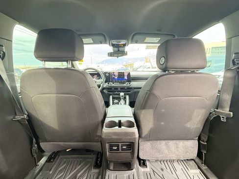 Used 2024 Chevrolet Colorado Trail Boss w/ Technology Package image 39