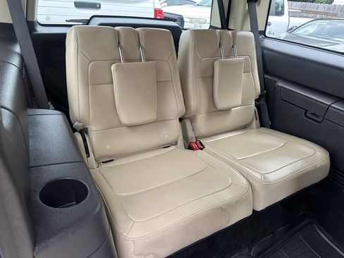 Used 2018 Ford Flex Limited w/ Class III Trailer Tow Package FWD image 18