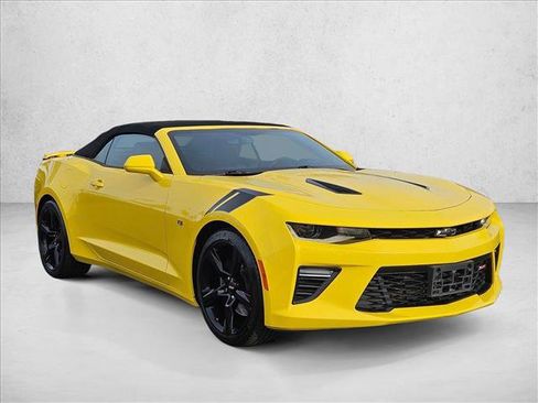 Used 2017 Chevrolet Camaro SS image 3