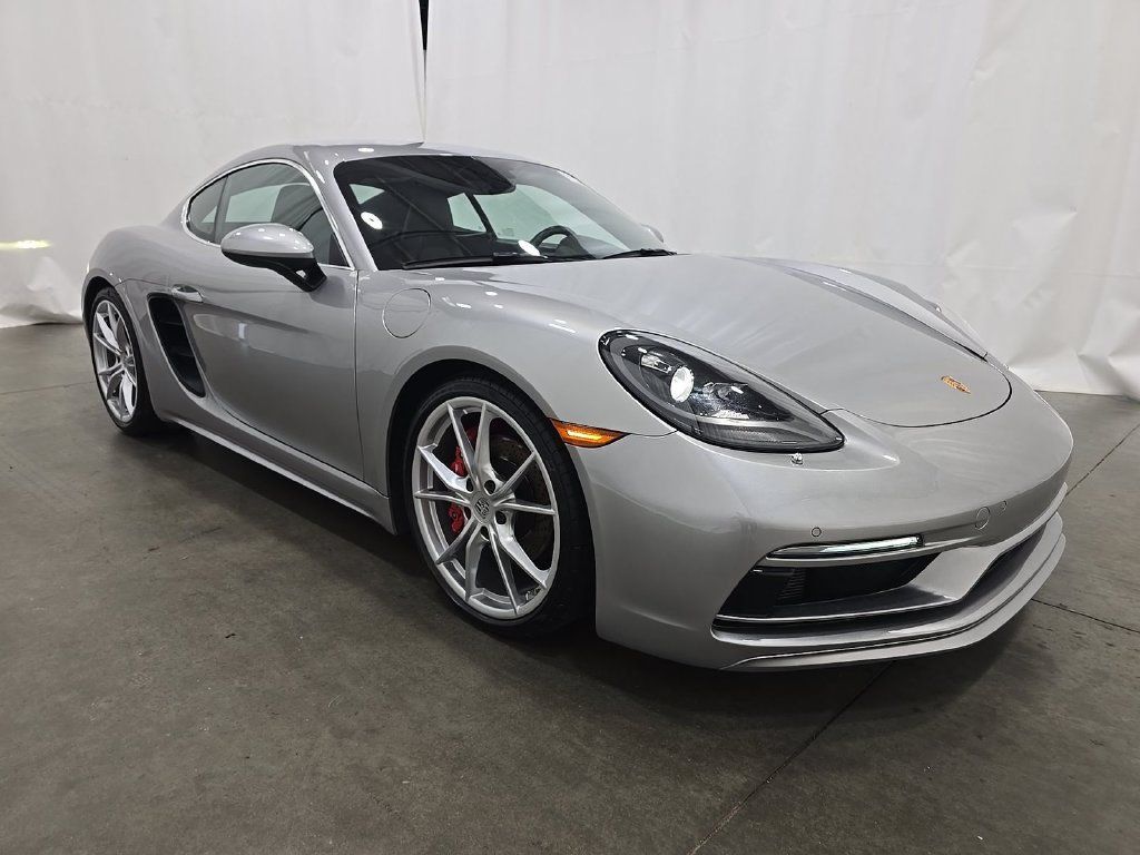 Used 2024 Porsche 718 Cayman S RWD image 3