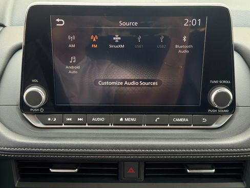 Used 2024 Nissan Rogue SV w/ SV Premium Package FWD image 23