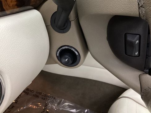 Used 2004 Jaguar XJ8 image 41