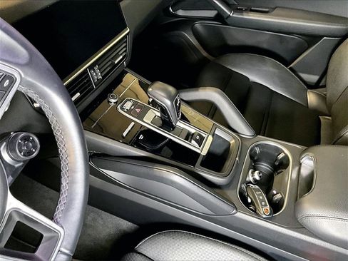 Certified 2022 Porsche Cayenne E-Hybrid image 20