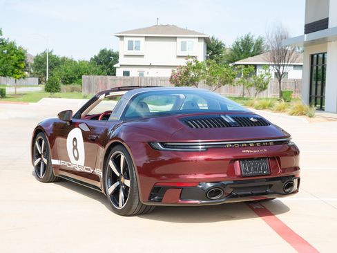 Used 2021 Porsche 911 AWD/4WD image 8