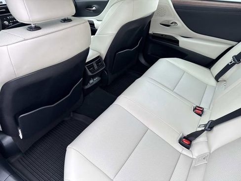 Certified 2024 Lexus ES 300h 300h w/ Premium Package image 14