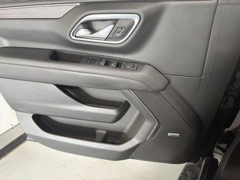 Used 2024 Chevrolet Tahoe Z71 w/ Luxury Package AWD/4WD image 15