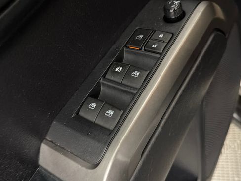 Used 2021 Toyota Tacoma SR5 RWD image 23