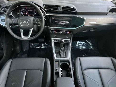 Used 2025 Audi Q3 2.0T Premium w/ Convenience Package AWD/4WD image 3