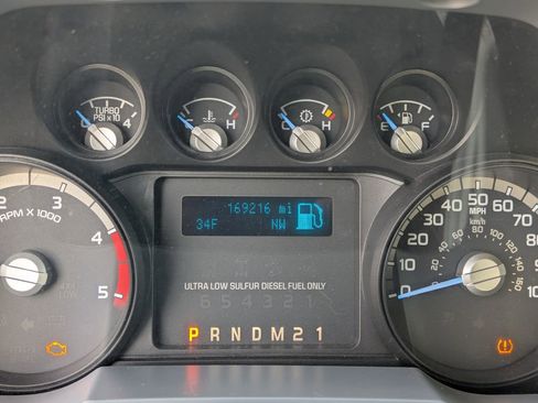 Used 2015 Ford F350 XLT w/ Snow Plow Prep Package image 22