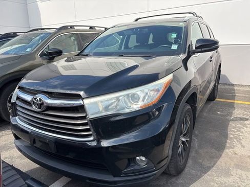 Used 2016 Toyota Highlander XLE image 1