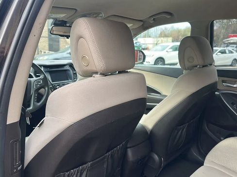 Used 2018 Hyundai Santa Fe SE FWD image 14