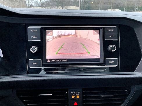 Used 2024 Volkswagen Jetta SE image 13