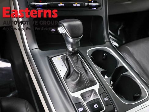 Used 2024 Kia Carnival LX image 13