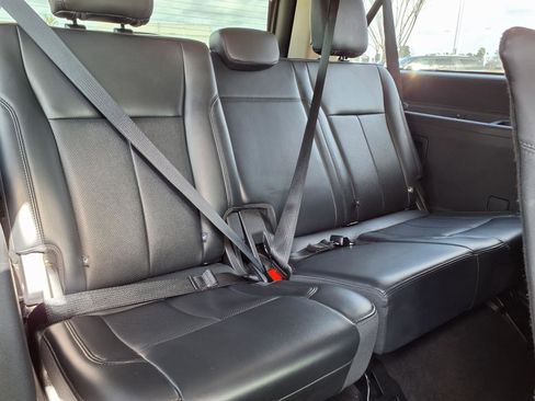 Used 2024 Ford Expedition Max XLT image 21