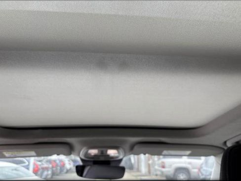 Used 2023 Volvo XC40 B5 Plus w/ Protection Package Premier AWD/4WD image 17