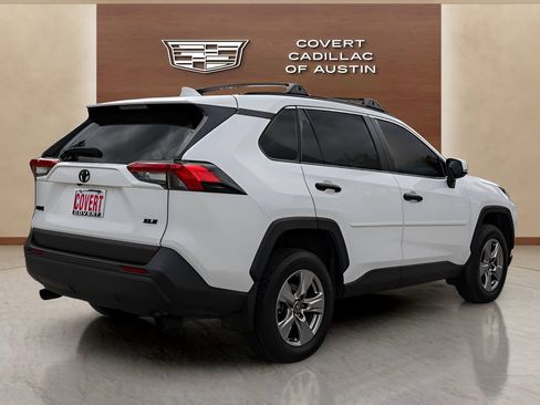 Used 2025 Toyota RAV4 XLE FWD image 4