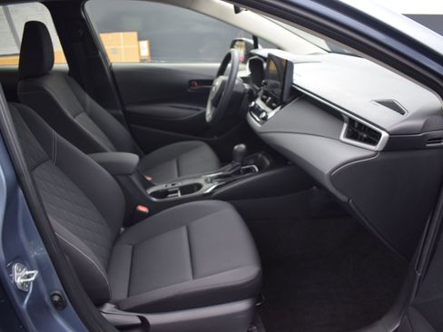 Used 2025 Toyota Corolla LE w/ LE Premium Package image 10