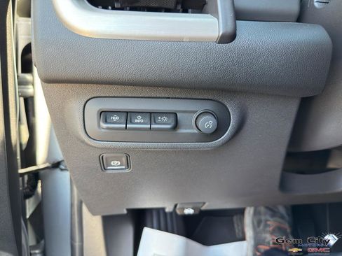 Used 2023 GMC Terrain Denali image 30