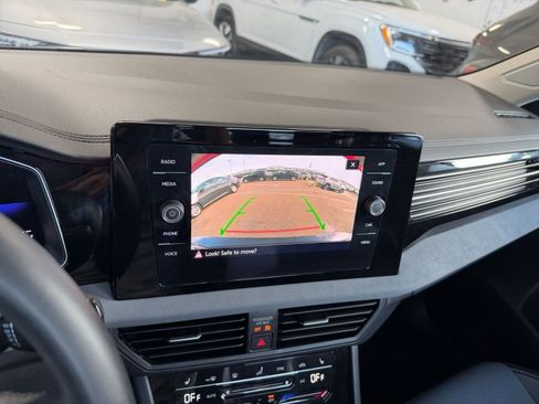 Used 2025 Volkswagen Jetta SE image 17